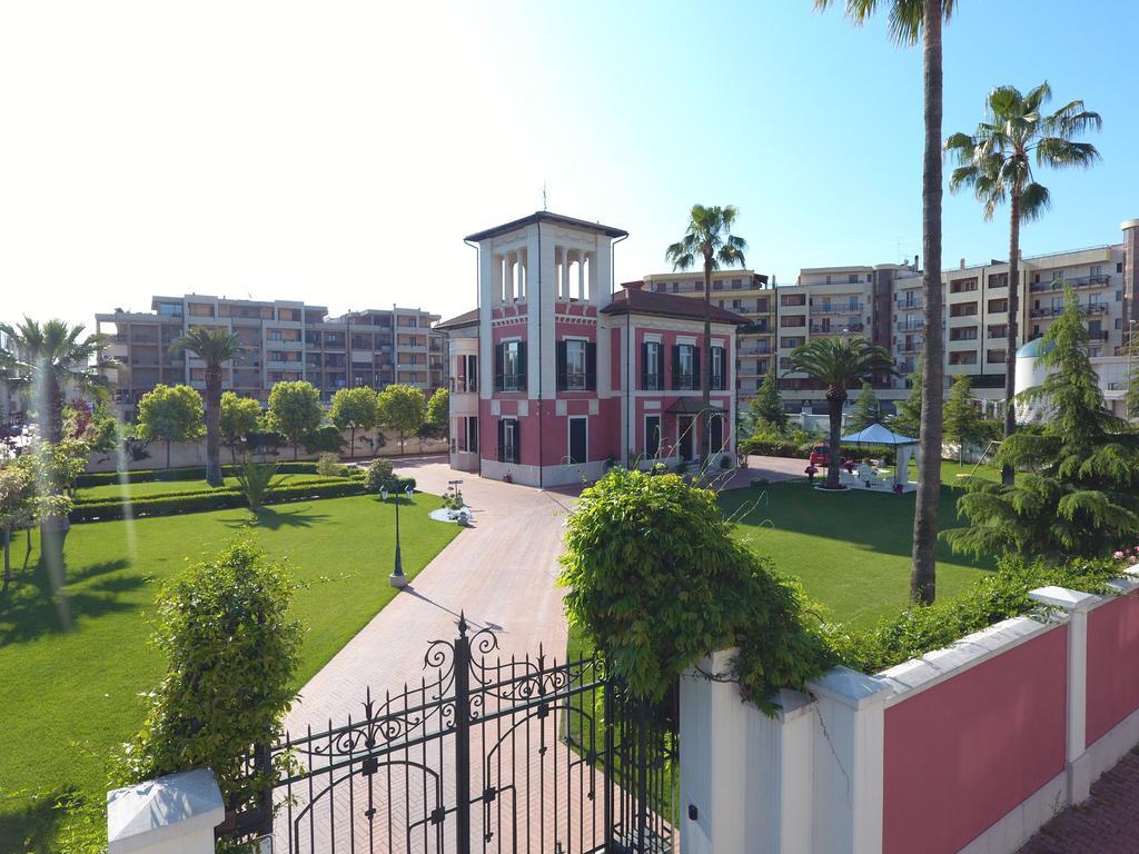 Villa Pallotta Luxury B&B Cerignola Bagian luar foto